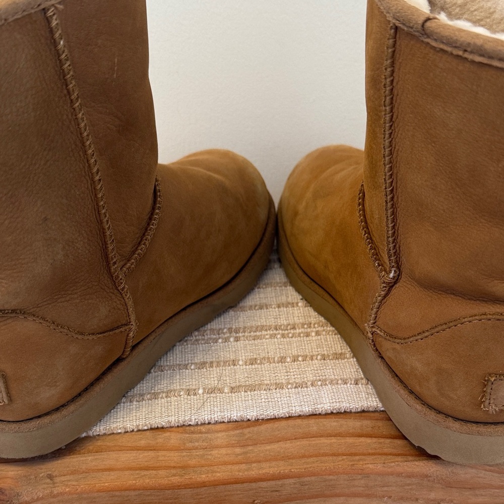 UGG kids Classic II Tan chestnut Sheepskin Boots size 3kids or 4.5-5 womens - Picture 7 of 8
